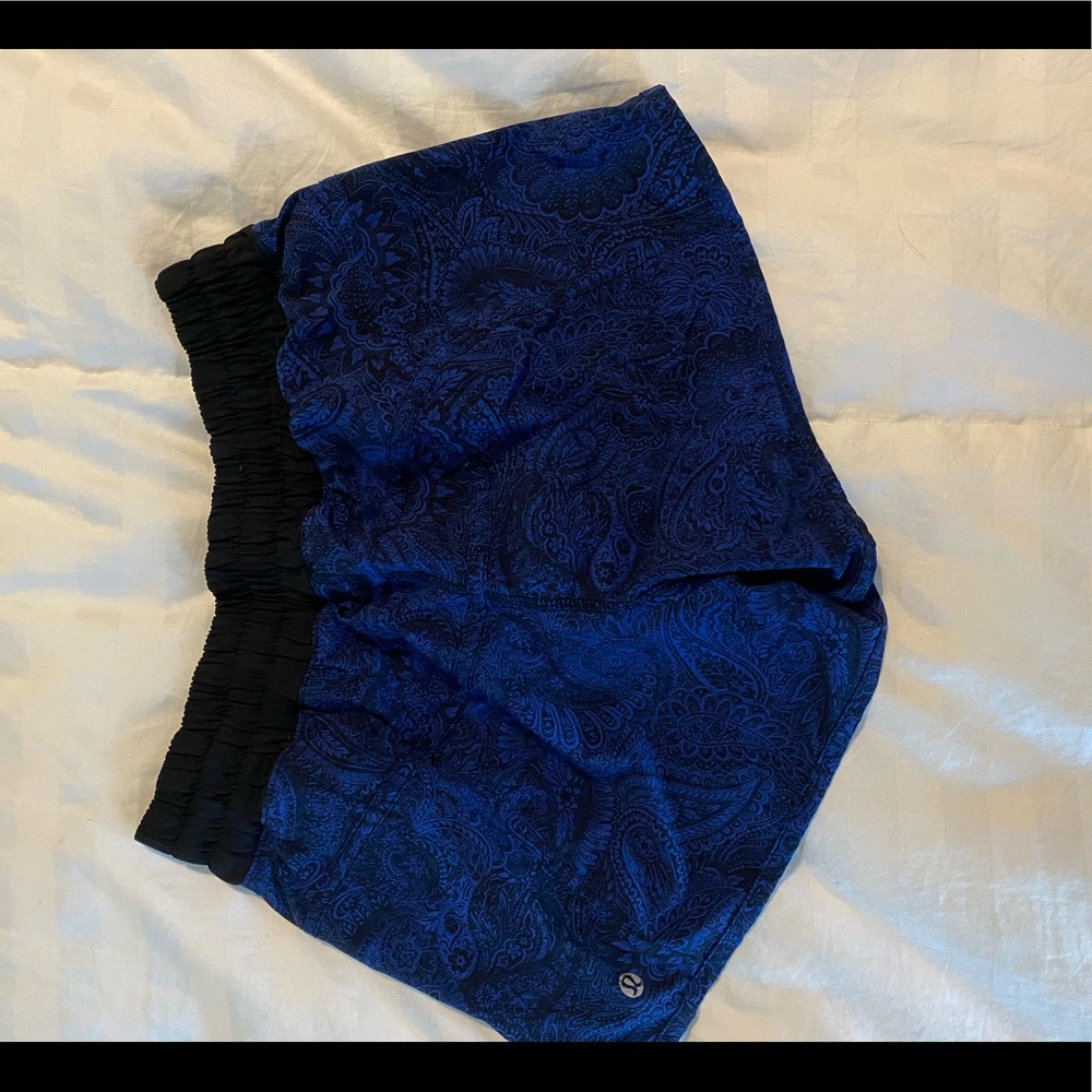 Lululemon tracker short 2.5”
